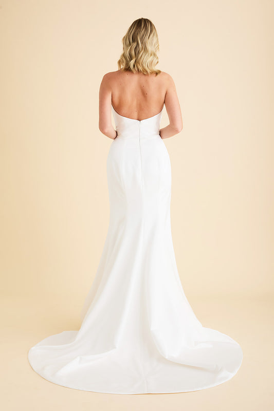 Dress: 3002 Astrid & Mercedes "Sonnet" Waist: 30