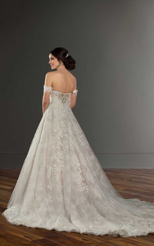 Dress: 2823 Martina Liana “ML999” Waist: 28
