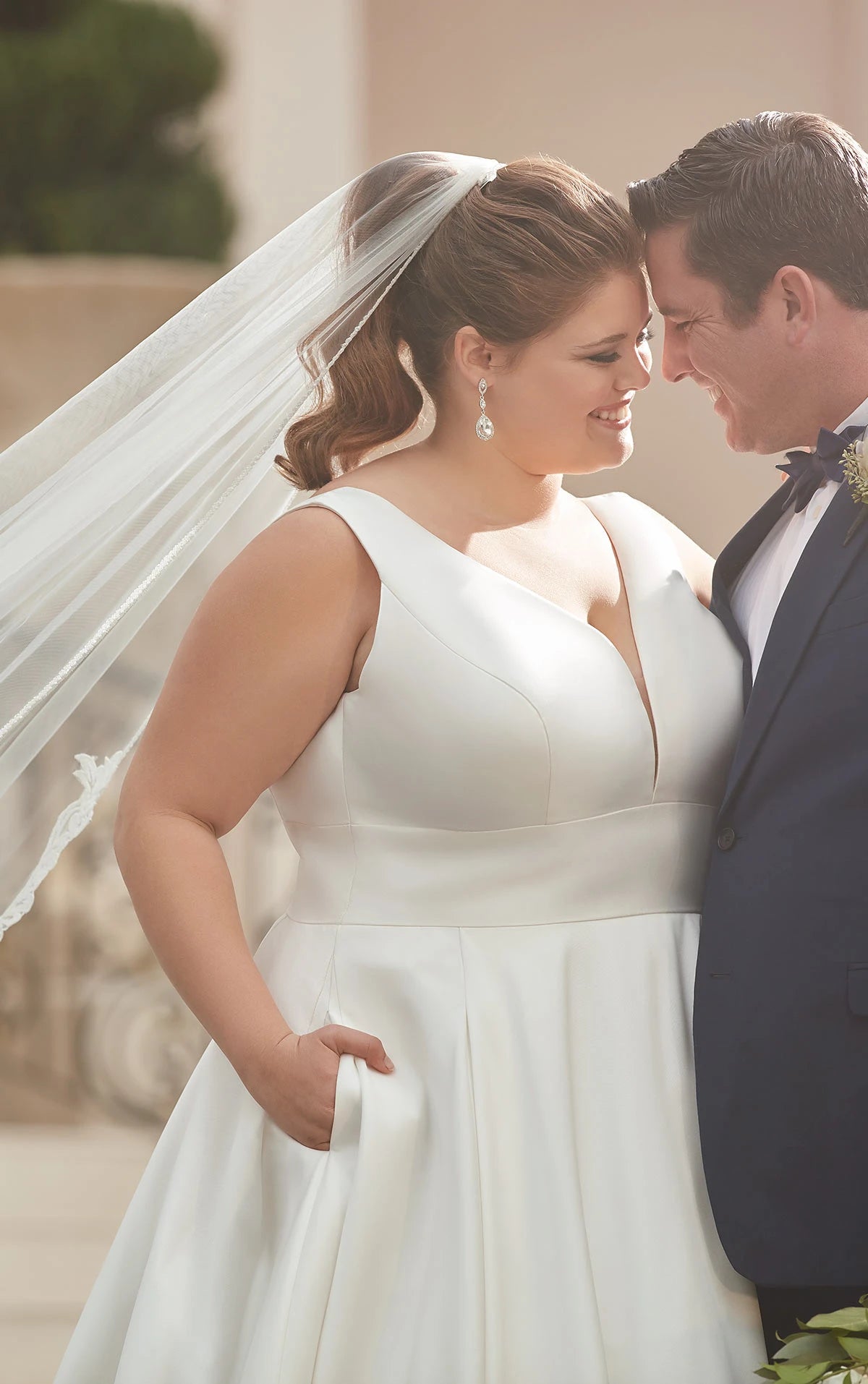 Dress: 3901 Justin Alexander "6758" Waist: 39