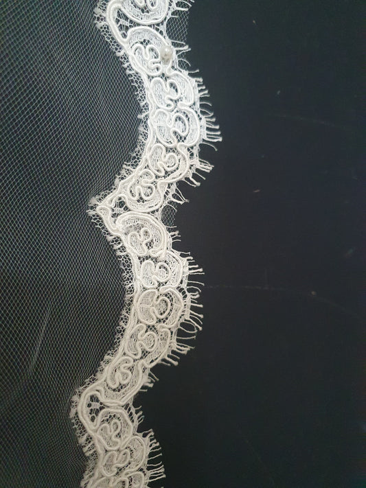 Veil 130misc: Light Ivory Fingertip Veils with Lace Trim