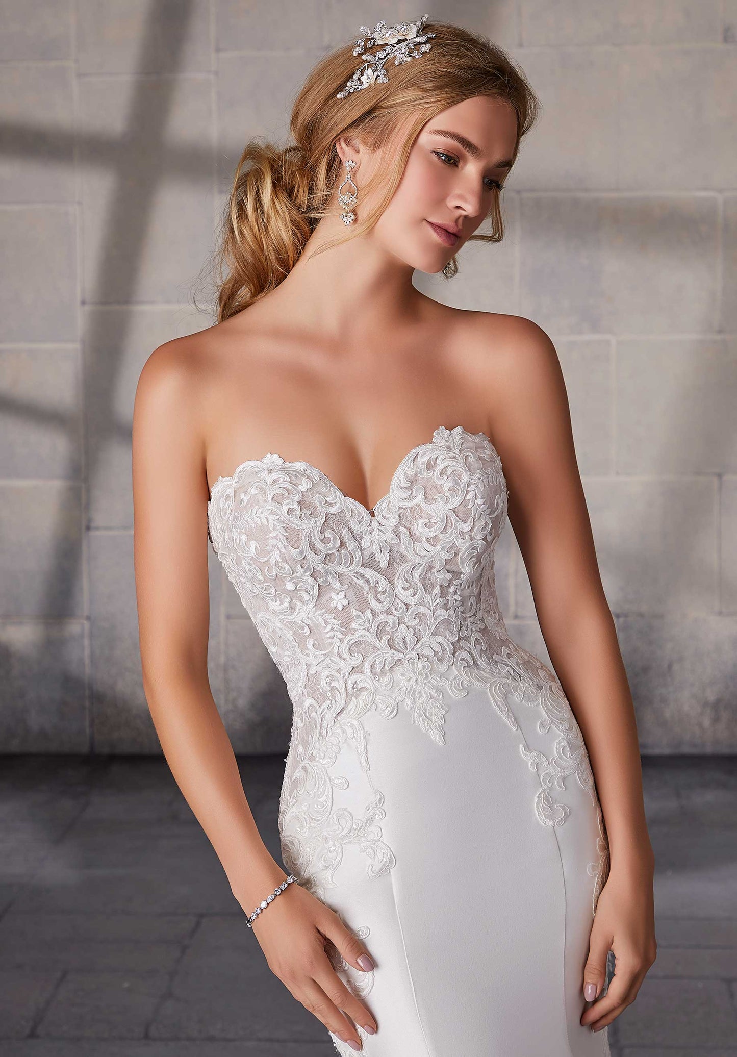 Dress: 4007 MoriLee "Selena" Waist: 40