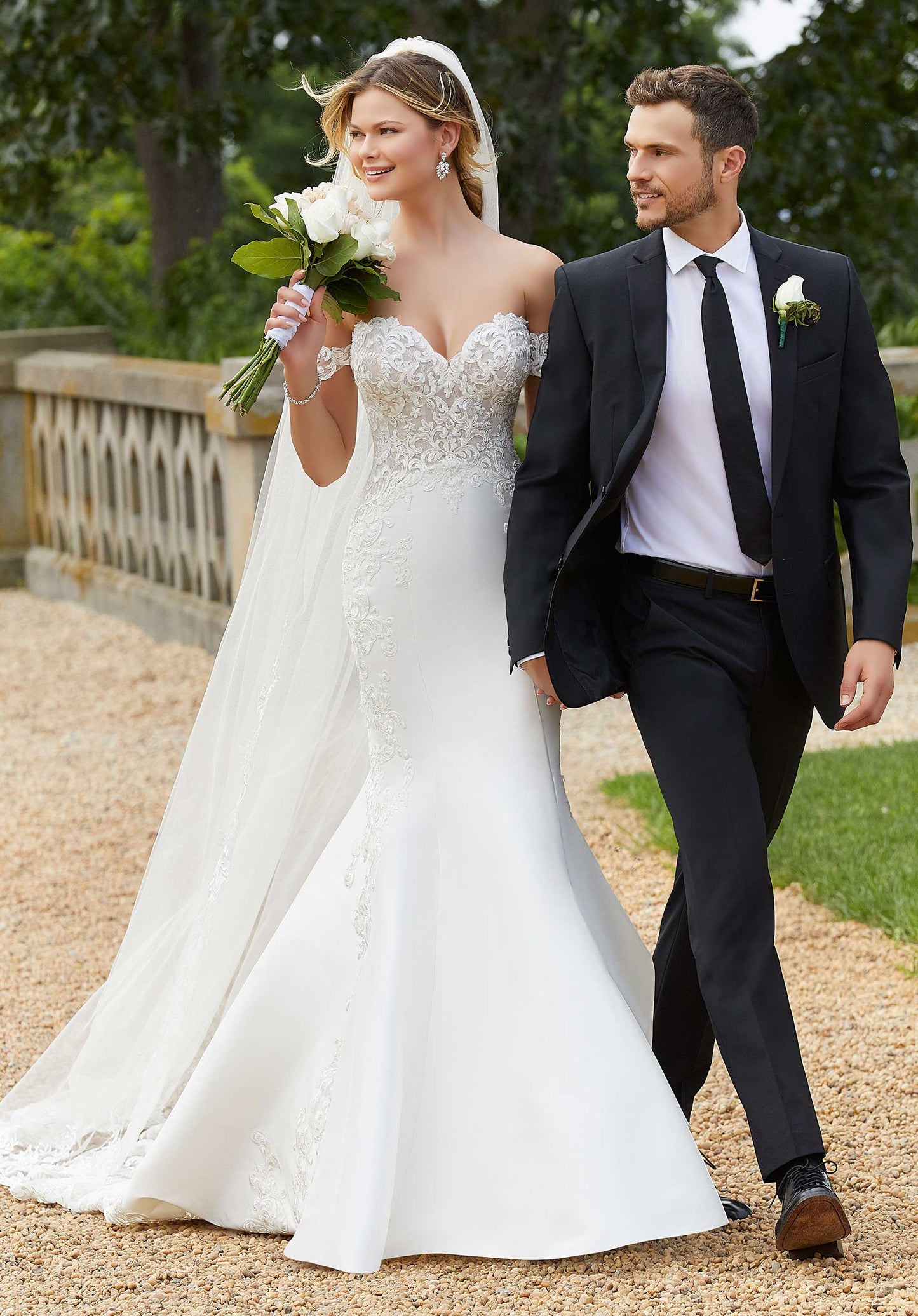Dress: 4007 MoriLee "Selena" Waist: 40