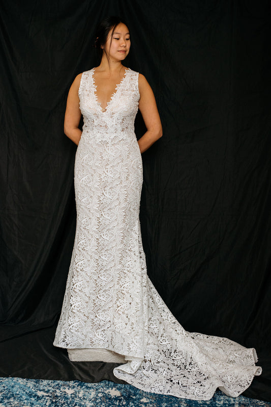 Dress 3208: Lazaro "3611" waist 32