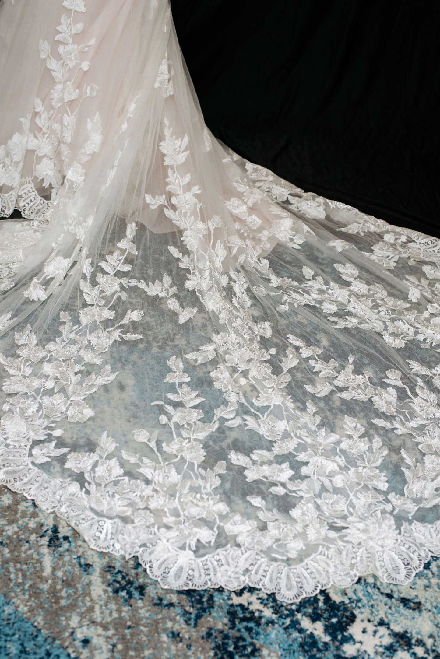 Brand new! Dress 918: Maggie Sottero "Giana Lynette" waist 33