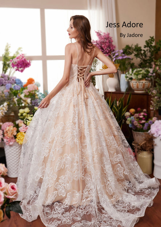 Dress: 3413 Jess Adore "JA4003" Waist: 34