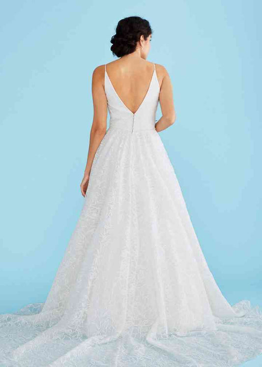 Dress: 2803 Lea-Ann Belter “Naomi” Waist: 28