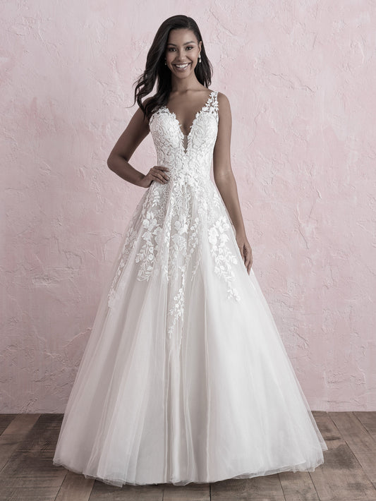 Dress: 3702 Allure Romance "3265" Waist: 37