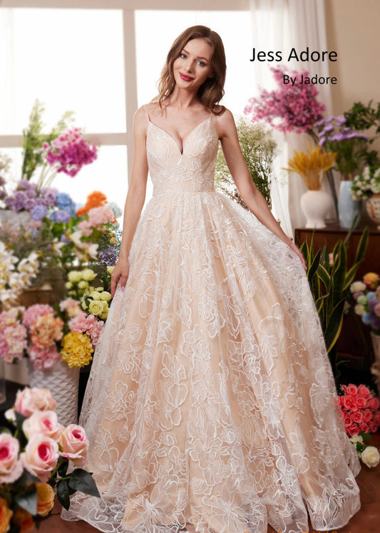 Dress: 3413 Jess Adore "JA4003" Waist: 34