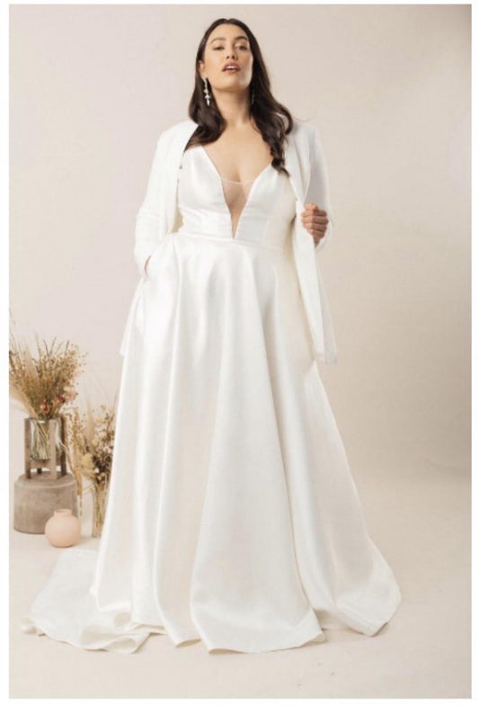 Dress: 3902 Daisy by Katie Yeung “Camellia” Waist: 39