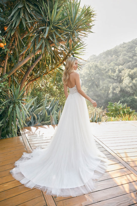 Dress: 2703 Beloved by Casablanca "Abigail" Waist: 27