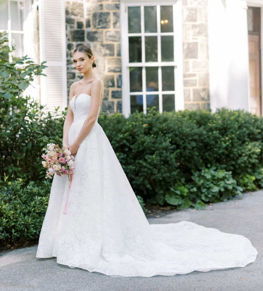 Dress: 3118 Beccar "Chapelle" Waist: 31
