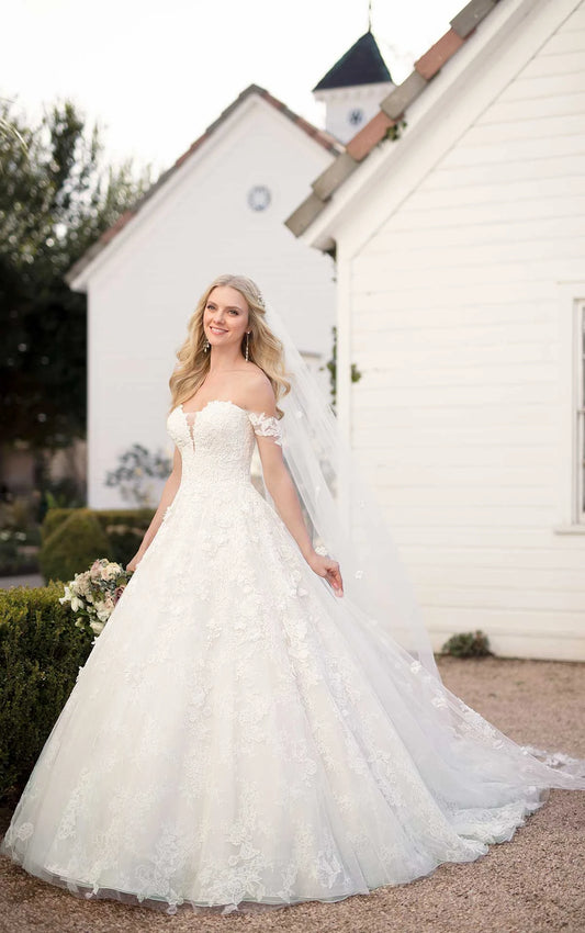 Dress: 2823 Martina Liana “ML999” Waist: 28