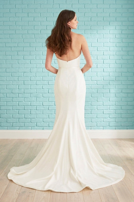 New Dress: 2714 Astrid & Mercedes “Radiant” Waist: 27