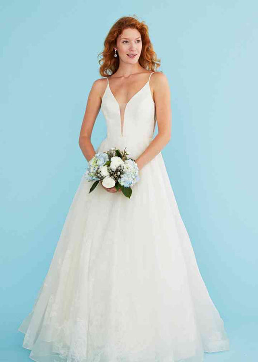 Dress: 2705 Lea-Ann Belter “Penelope” Waist: 27