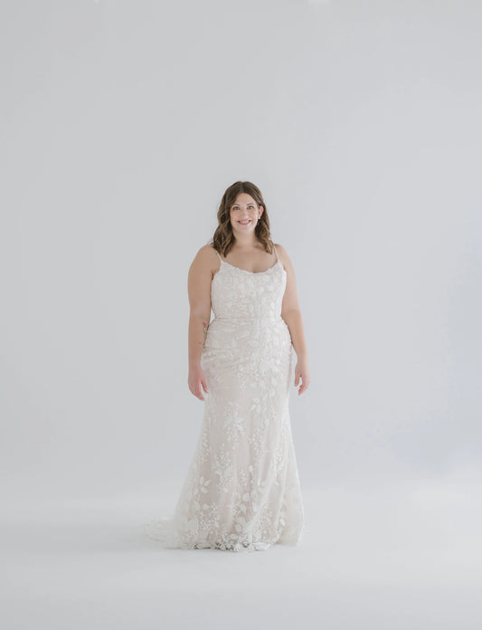 Dress: 3611 Lis Simon “Nicole” Waist: 36
