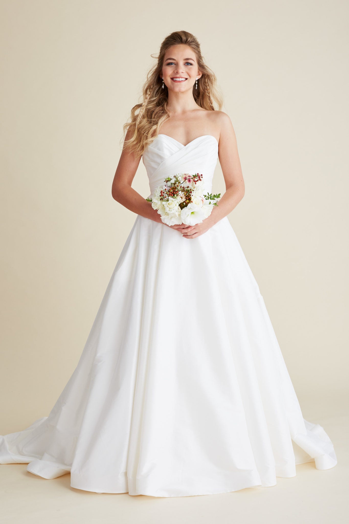 Dress: 2809 Lea-Ann Belter "Felicity" Waist: 28