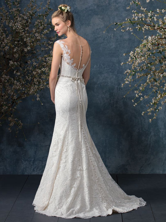 Dress: 2834 Casablanca Bridal "Cobalt" Waist: 28