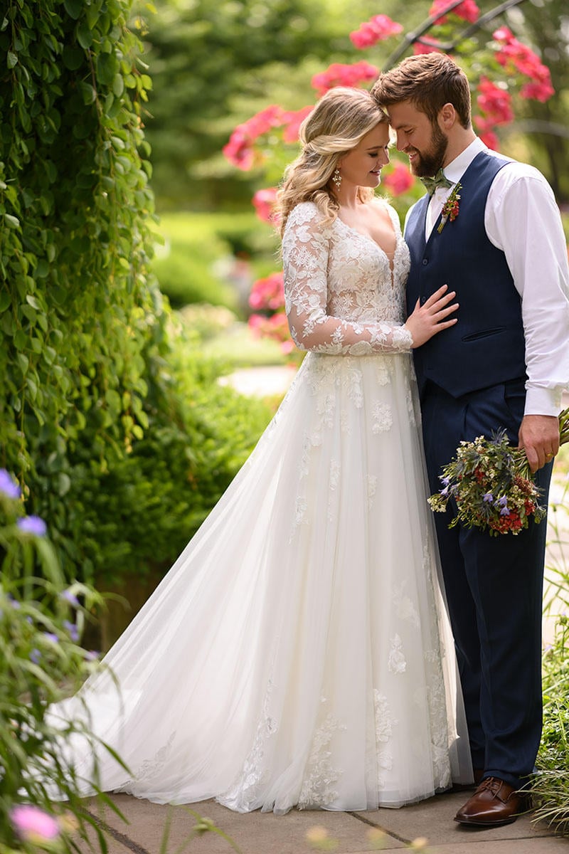 Dress: 2816 Essense of Australia "D2846" Waist: 28