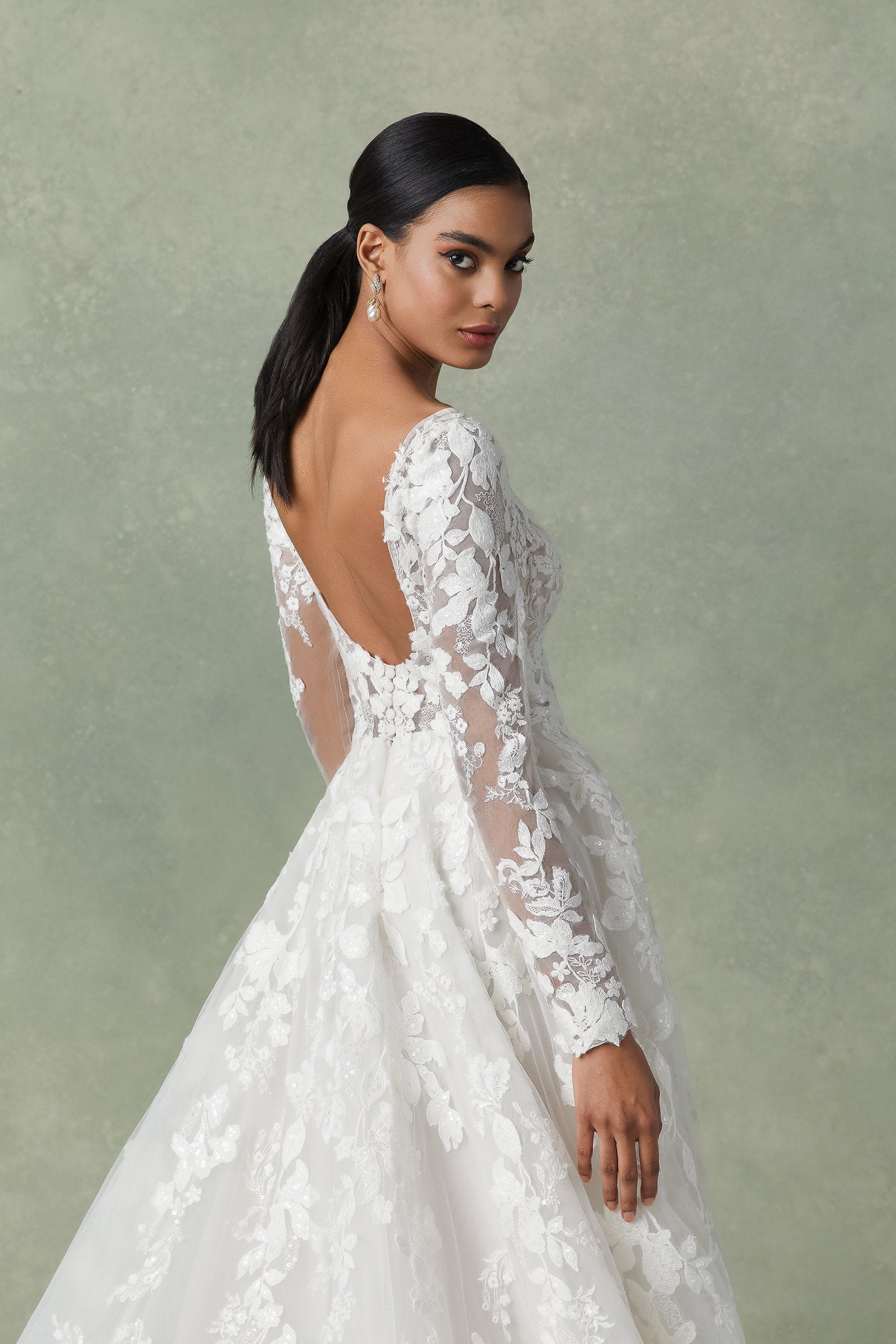 Dress: 4201 Justin Alexander “Freesia” Waist: 42