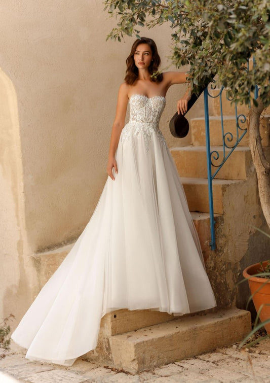 Skirt: 614 Adi Shlomo "Naomi Big Skirt" Waist: 28