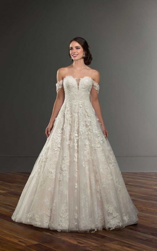 Dress: 2823 Martina Liana “ML999” Waist: 28