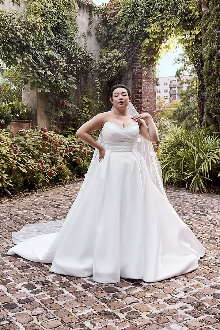 Dress: 3203 Oleg Cassini "CWG1027" Waist: 32