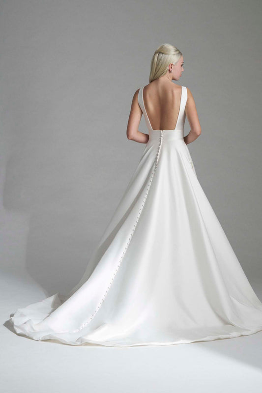 Dress: 2404 Madison James “MJ501” Waist: 24