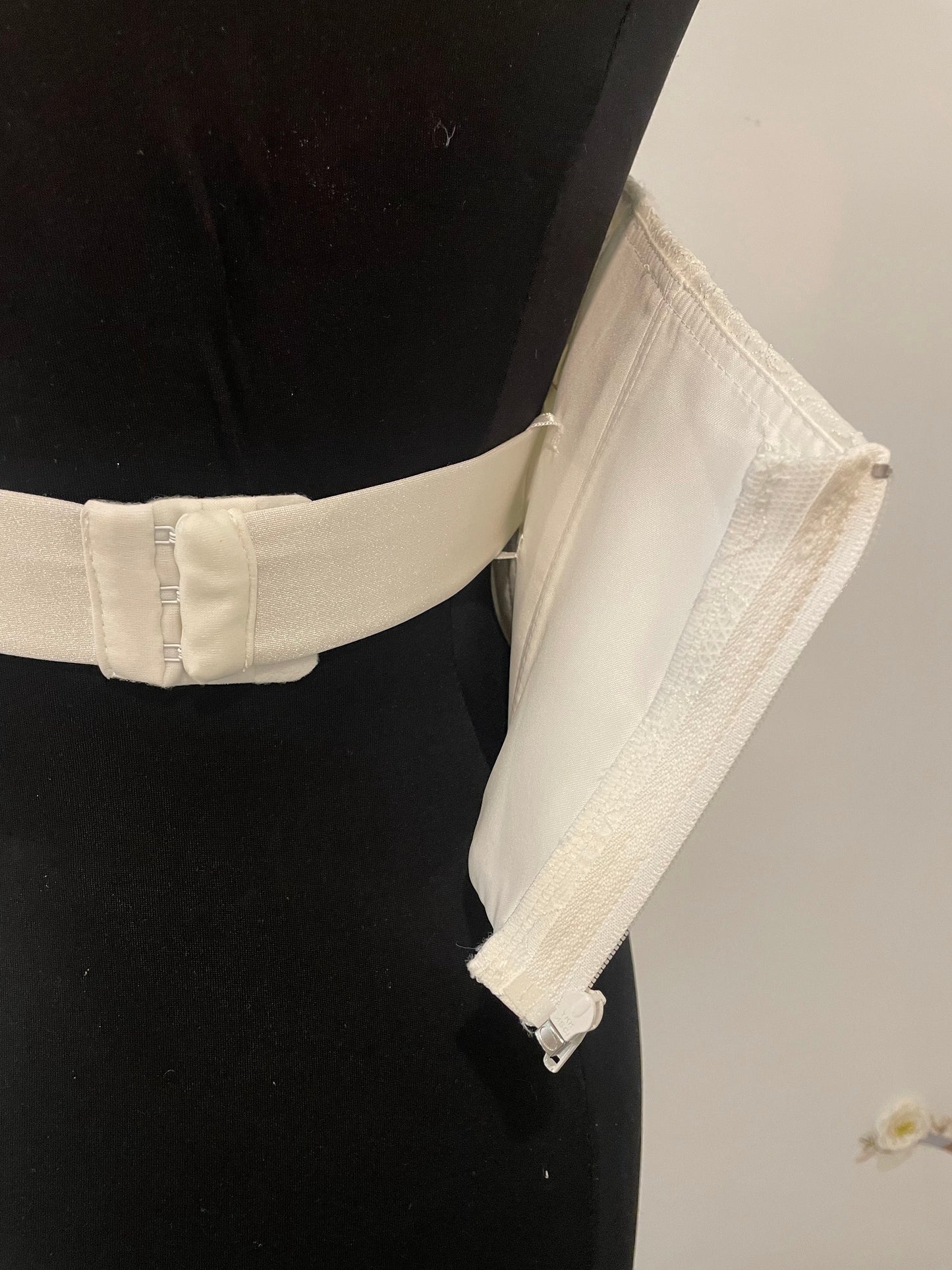 Top 15: Bianco Evento Strapless Lace Top waist 28