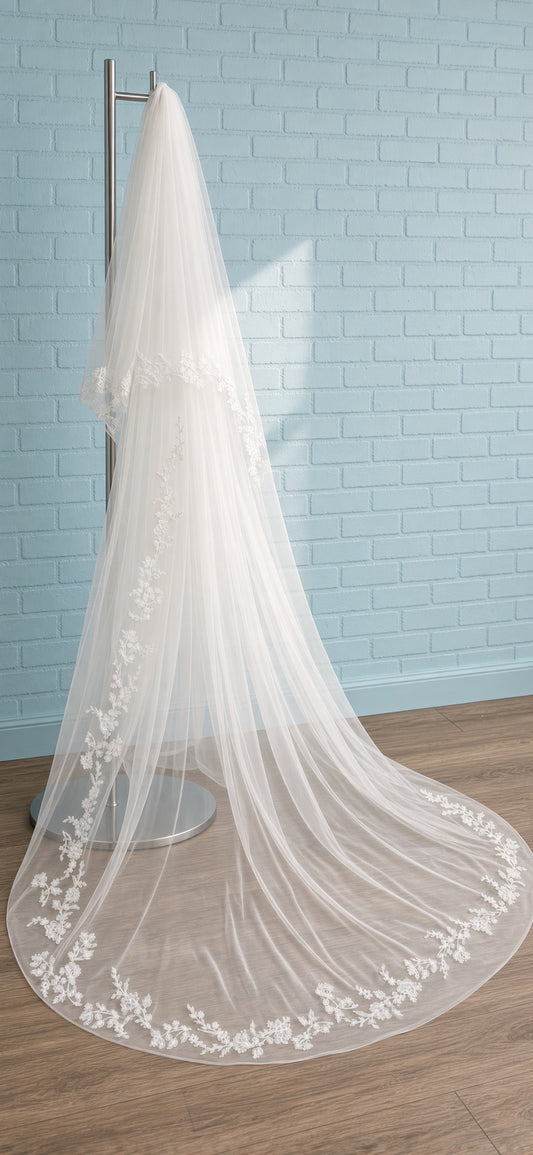 Veil 640: Pronovias Centre-Cut Cathedral Length