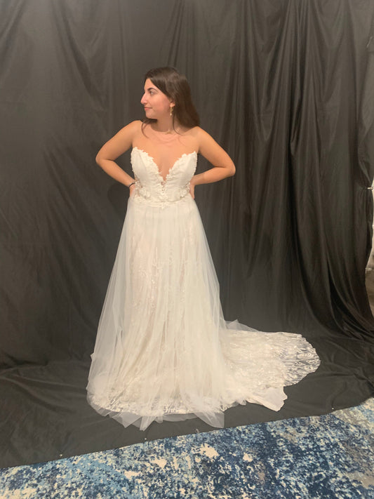 Dress: 2737 Haute Couture "Belle" Waist: 27