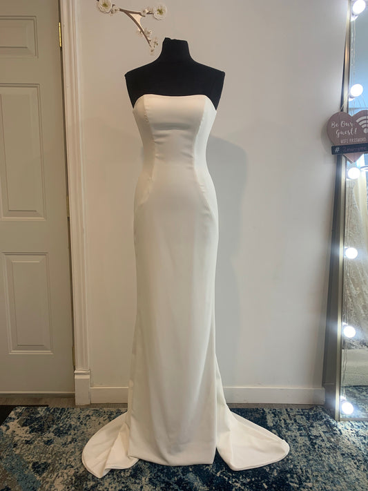 Dress: 2831 Haute Couture "Gia" Waist: 28