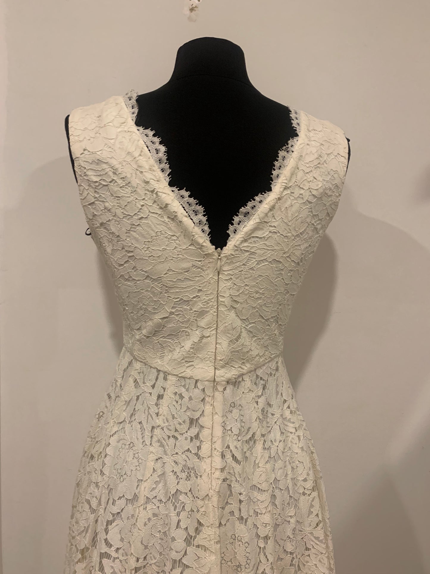 Dress: 2920 Vera Wang Short Lace Waist: 29