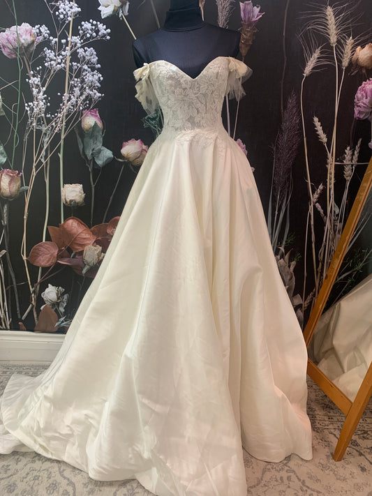 Dress 2624: Haute Couture "Juliette" waist 26