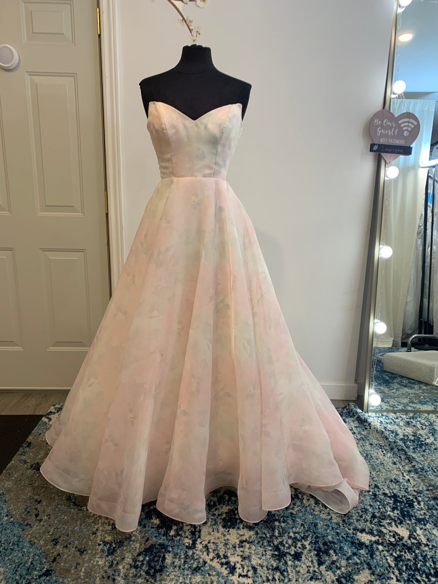 Dress 2748: Astrid and Mercedes "Sonnet" waist 27