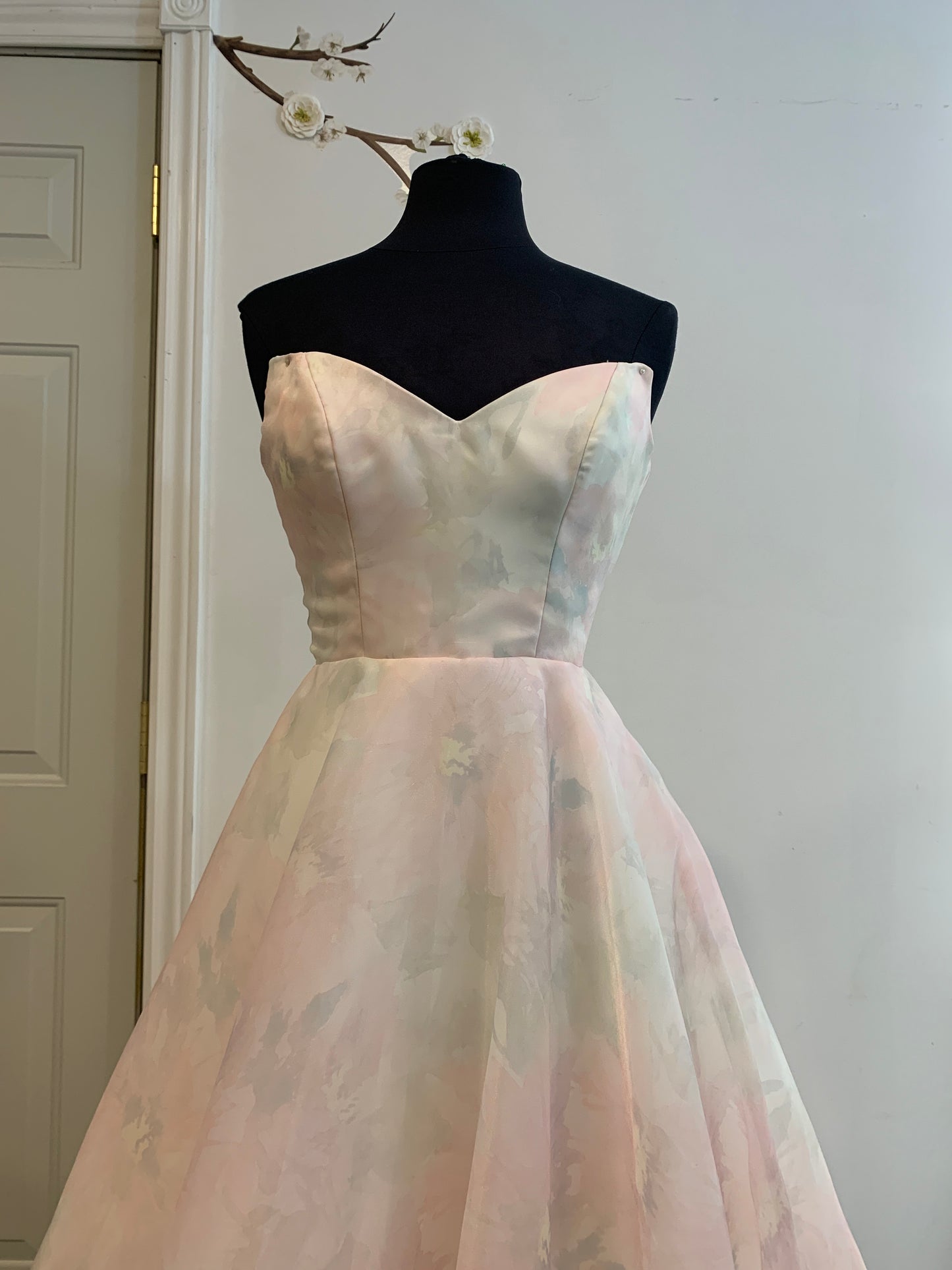 Dress 2748: Astrid and Mercedes "Sonnet" waist 27
