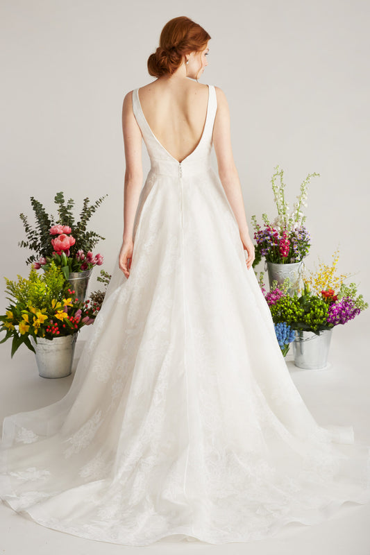 Dress: 2819 Lea-Anne Belter Waist: 28