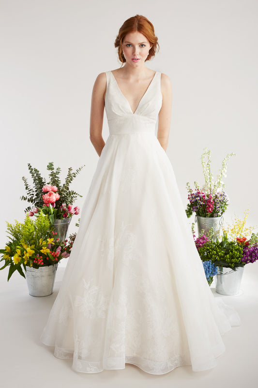 Dress: 2819 Lea-Anne Belter Waist: 28