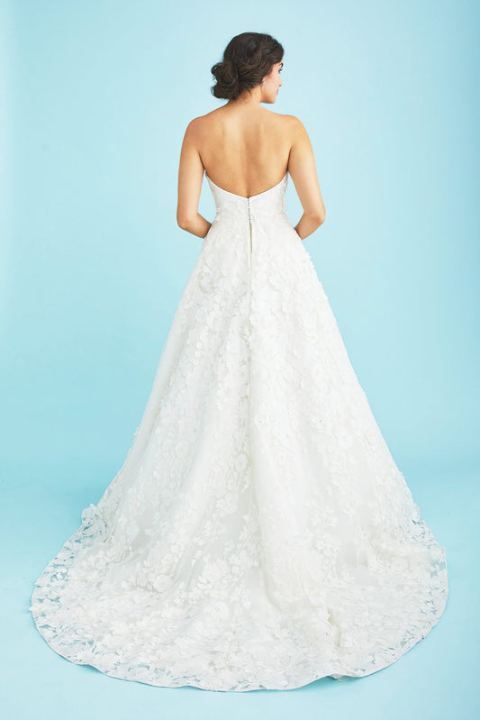 Dress: 3038 Lea-Ann Belter "Swan" Waist: 30