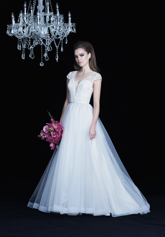 Dress: 2746 Paloma Blanca "4762"  Waist: 27