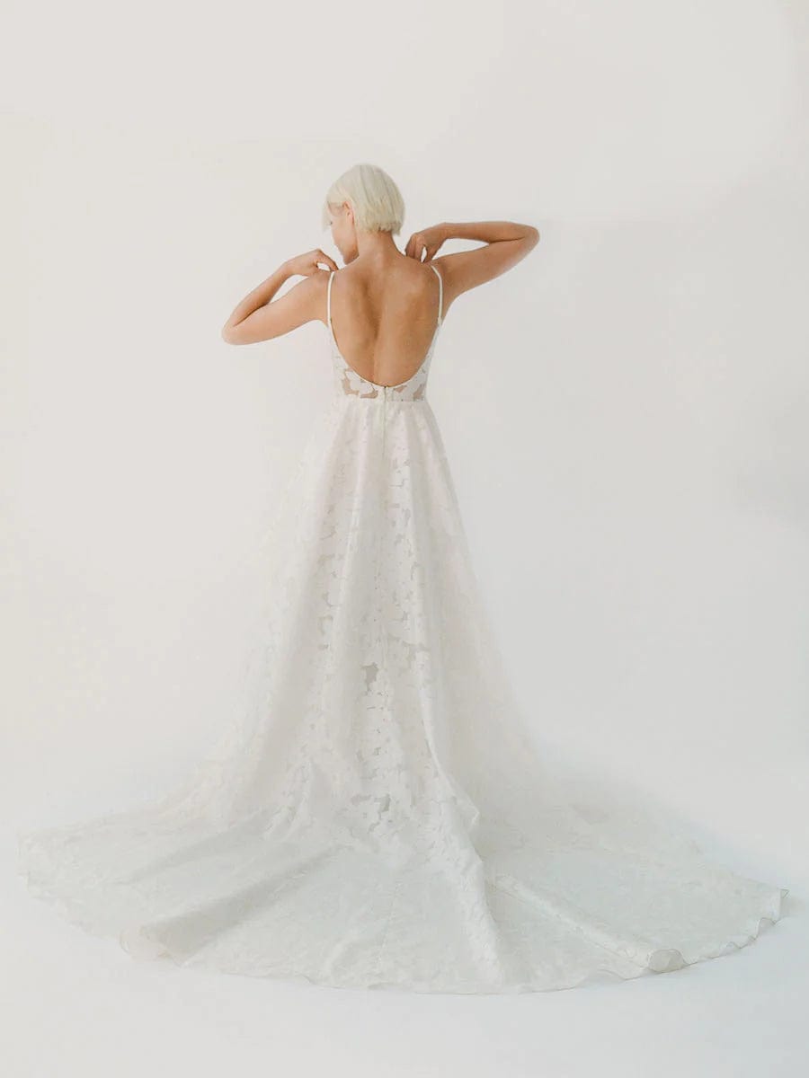 Dress: 2827 Truvelle "Annie" Waist: 28
