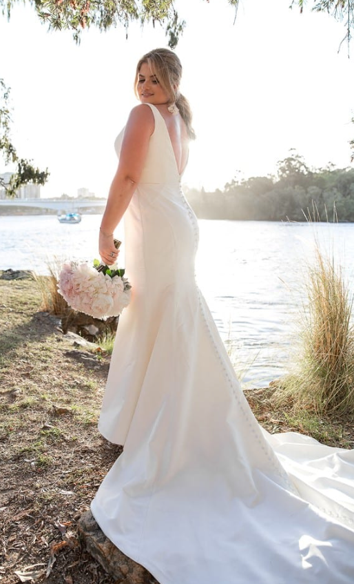 Dress: 4004 Stella York "6742ZZ" Waist: 40