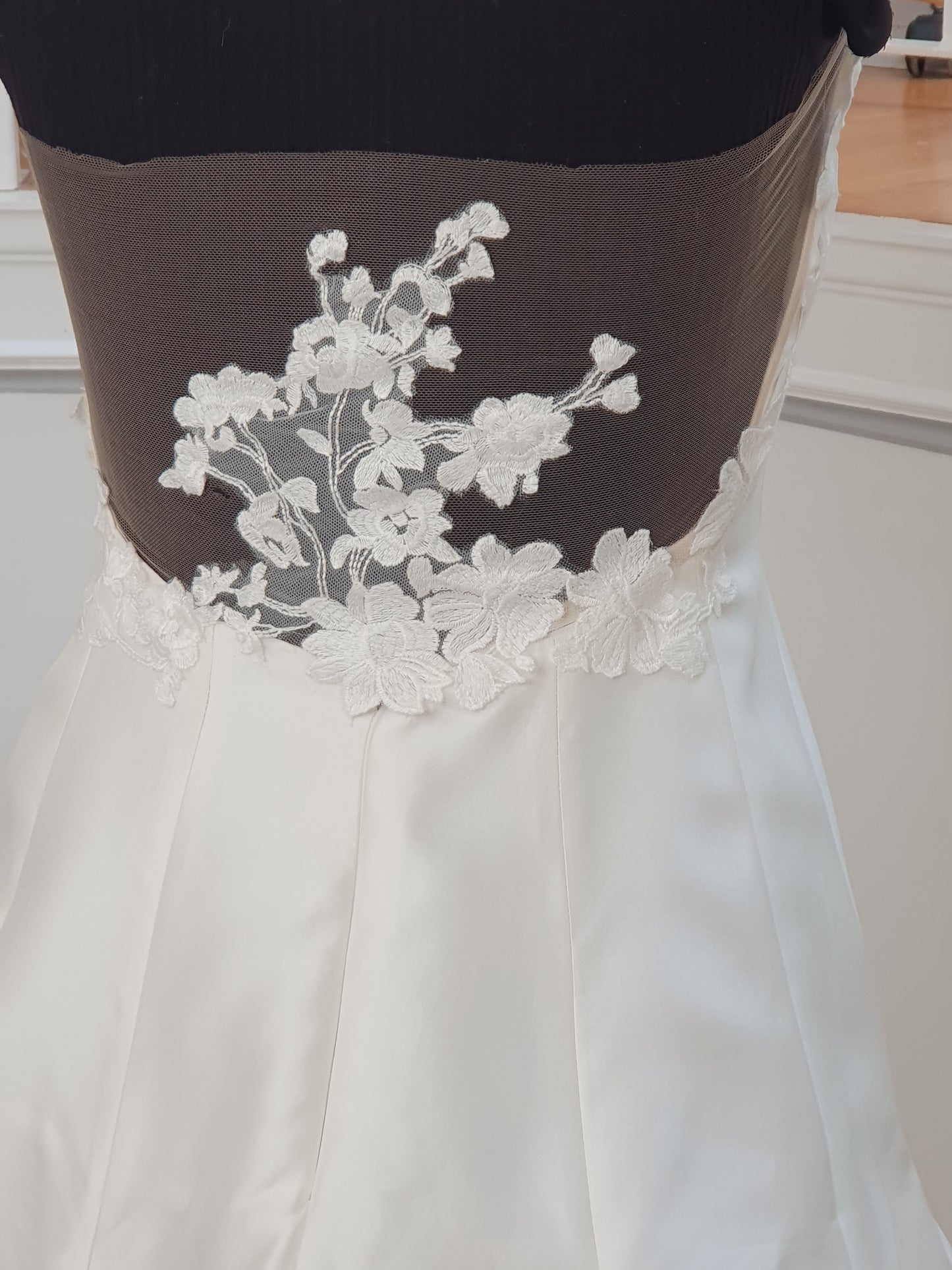 Dress 2752: Haute Couture "Jazmeen" waist 27