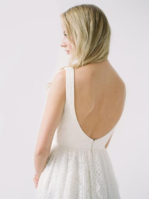 Dress: 4002 Truvelle "Alix" Waist: 40