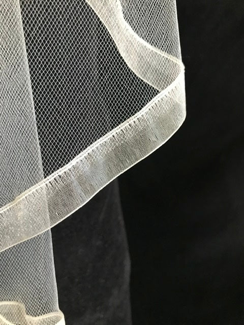 Veil 120: Organza ribbon 5/8" edge veil fingertip length 1 tier