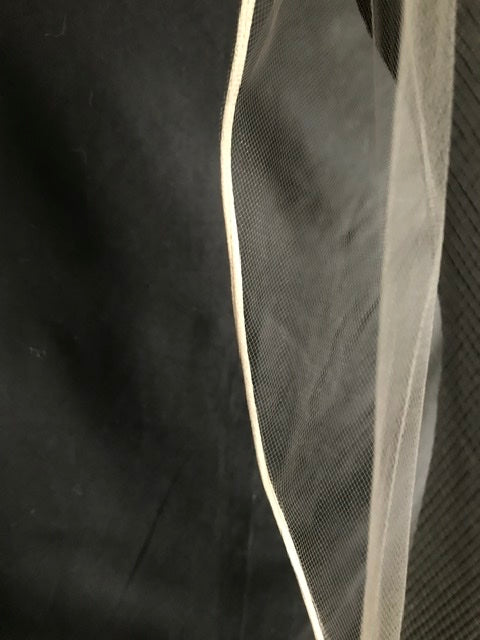 Veil 110: Rattail edge veil fingertip length 1 tier