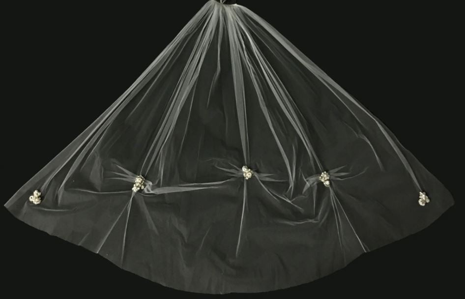 Veil V722: Rivini Beaded Fingertip veil