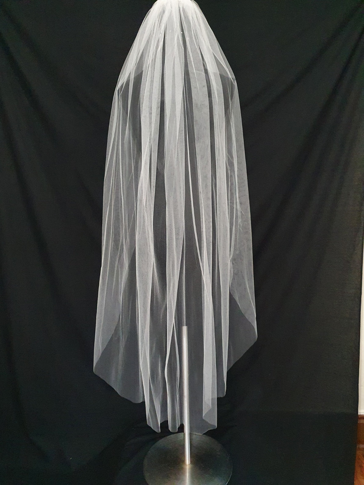 Veil 400: Cut edge veil waltz length
