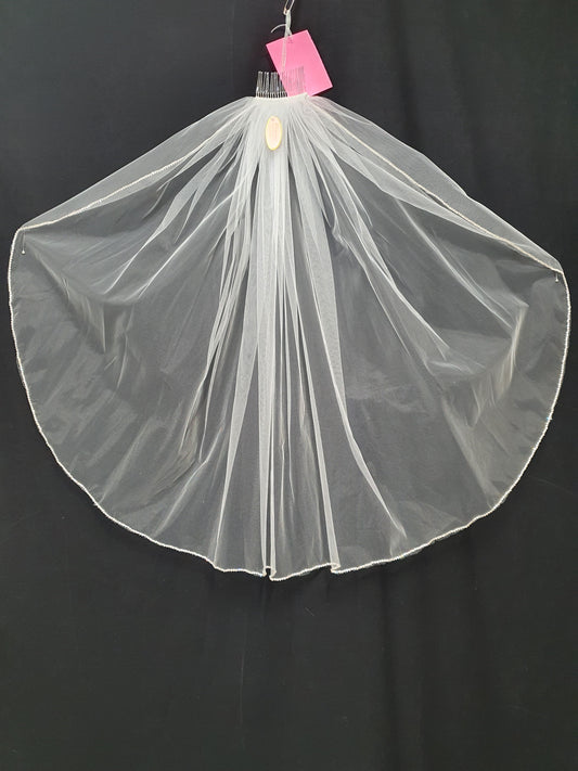 Veil 220: 1 tier fingertip veils with beaded edge