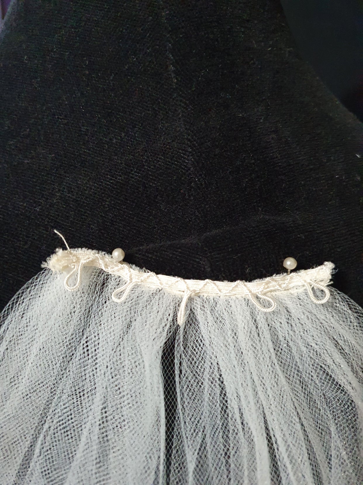 Veil 999: Detachable blusher on loops