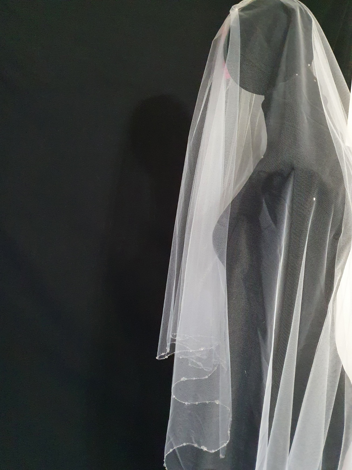 Veil 520misc: Chapel length centre cut